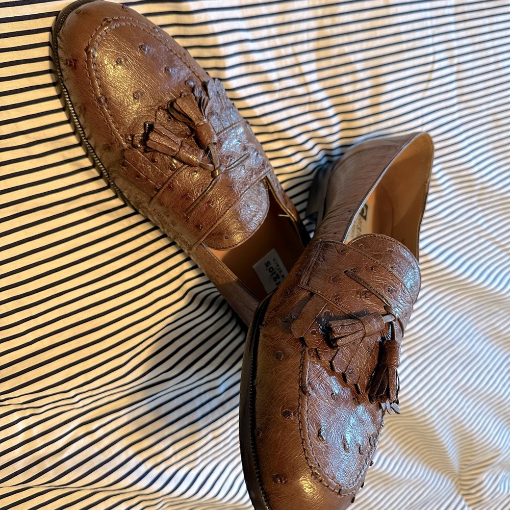 Nice brown dress shoe barely worn